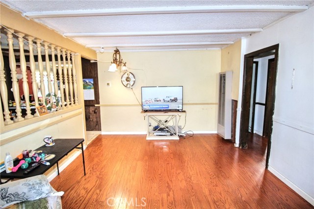 Detail Gallery Image 7 of 41 For 6271 Cherry Ave, Long Beach,  CA 90805 - 3 Beds | 1/1 Baths