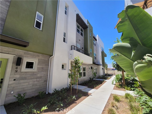 Detail Gallery Image 2 of 28 For 933 Mason #48,  Anaheim,  CA 92805 - 3 Beds | 3/1 Baths