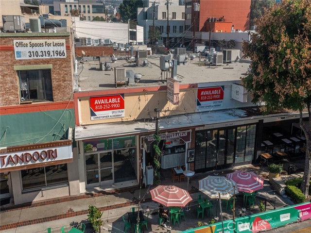 138 N San Fernando Boulevard, Burbank CA: https://media.crmls.org/medias/eeda03e9-e7c0-4e0a-a4a6-98b1b818ca06.jpg