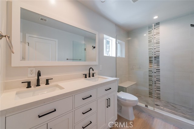 Detail Gallery Image 17 of 31 For 5212 Noble Ave, Sherman Oaks,  CA 91411 - 3 Beds | 2 Baths