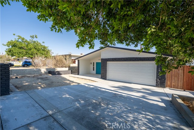Detail Gallery Image 5 of 29 For 66895 Flora Ave, Desert Hot Springs,  CA 92240 - 4 Beds | 2 Baths