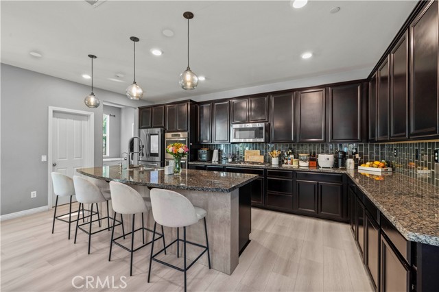 Detail Gallery Image 15 of 60 For 24106 Village Cir, Valencia,  CA 91354 - 4 Beds | 3 Baths