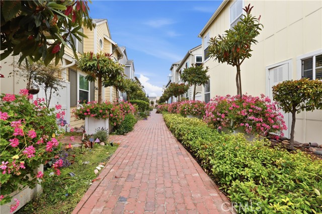 OUTSIDE PATH BETWEEN UNITS OUTSIDE PATH BETWEEN UNITS