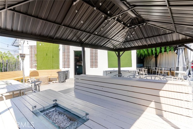 4732 Eagle Rock Boulevard, Los Angeles CA: https://media.crmls.org/medias/eedf13a7-efe7-49b9-9211-60ee7c0beea6.jpg