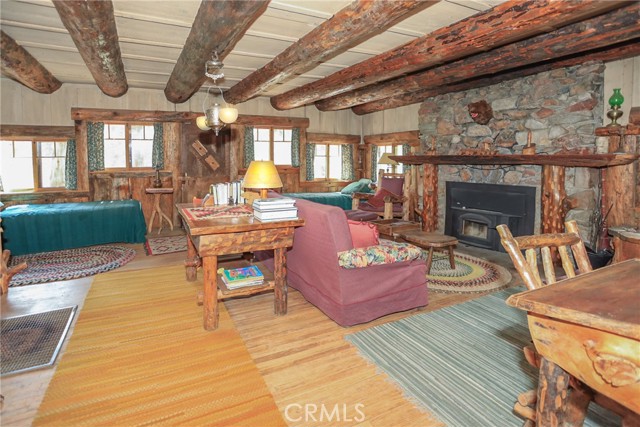 Detail Gallery Image 15 of 47 For 39342 Mohawk Dr, Fawnskin,  CA 92333 - 4 Beds | 2 Baths
