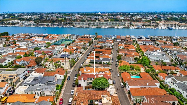 126 Via Koron, Newport Beach CA: https://media.crmls.org/medias/eedf65b8-5994-481f-a494-6a2807839ea1.jpg