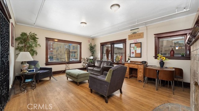 Detail Gallery Image 2 of 17 For 323 W 4th St #201,  Long Beach,  CA 90802 - 1 Beds | 1 Baths