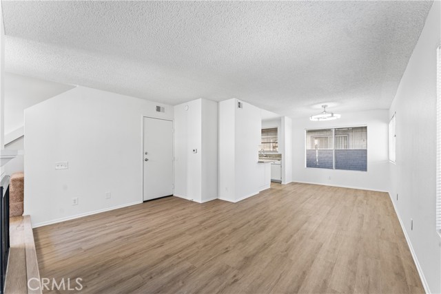 9346 Van Nuys, 1 photo 4