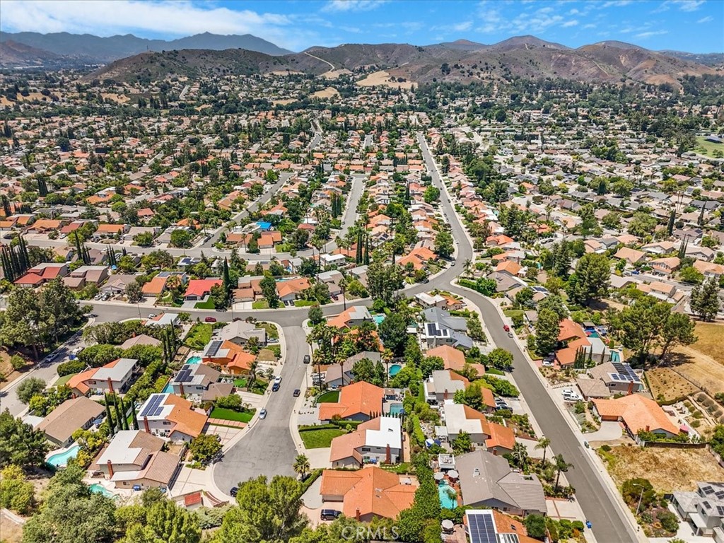 https://media.crmls.org/medias/eee15fcf-cbe4-47d0-b26a-fc840f77bca1.jpg?preset=X-Large