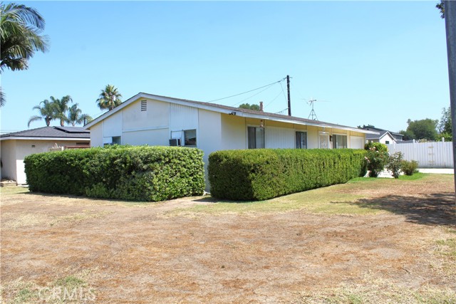 10281 Elmore Avenue, Whittier CA: https://media.crmls.org/medias/eee17df4-9f79-482e-a6cb-8b42e4ca8d66.jpg