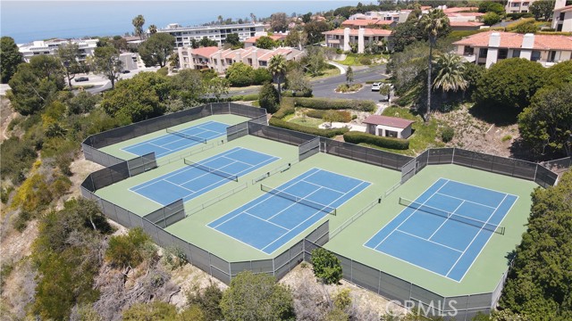 Community offers 4 full size Tennis Courts Community offers 4 full size Tennis Courts