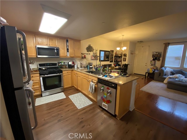 610 Green River Street, Oxnard CA: https://media.crmls.org/medias/eee24b69-724b-48a8-a99d-c3b6736b734f.jpg