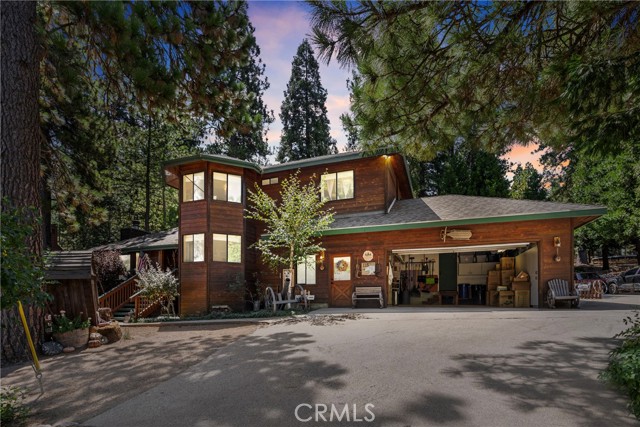 116 Pine Ridge Road, Crestline CA: https://media.crmls.org/medias/eee25608-5b61-4346-b74d-ed087069ed13.jpg