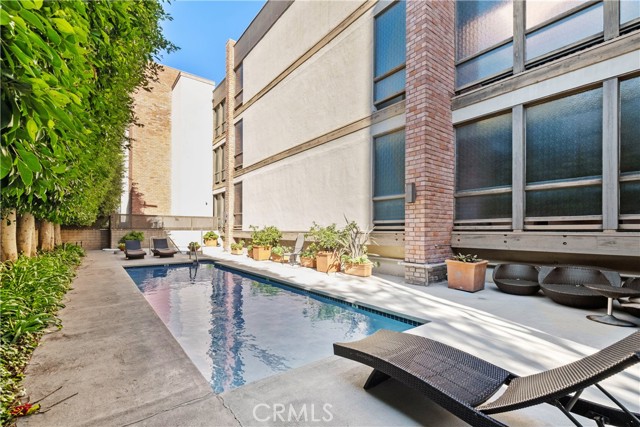 Detail Gallery Image 36 of 40 For 141 S Linden Dr #203,  Beverly Hills,  CA 90212 - 2 Beds | 2 Baths