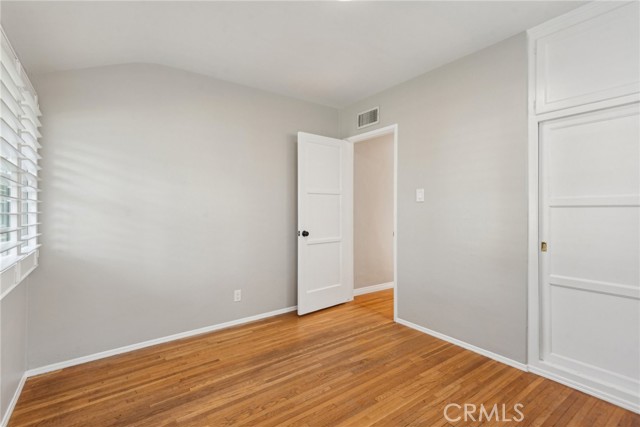 17048 Baltar Street, Lake Balboa CA: https://media.crmls.org/medias/eee2c7a8-3eee-4975-92f4-ee44bf2dd355.jpg