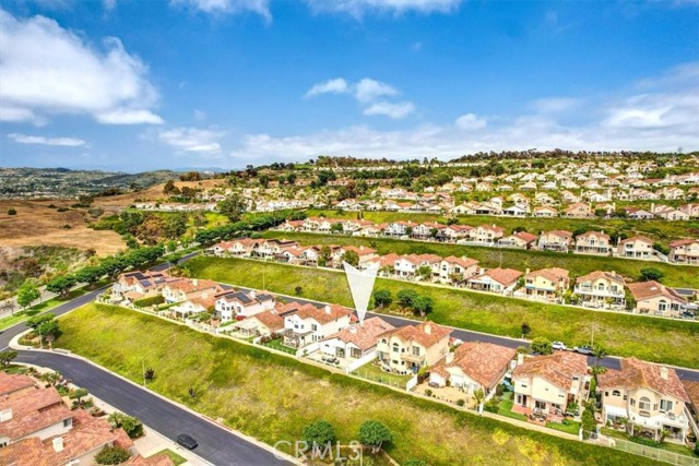 15 Segovia, San Clemente CA: https://media.crmls.org/medias/eee2f518-b94f-448e-b82d-ffe2092d7de3.jpg