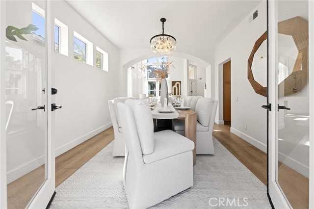 Detail Gallery Image 13 of 47 For 910 S Barton Ct, Anaheim,  CA 92808 - 4 Beds | 4/1 Baths