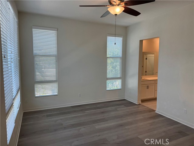 120 Citysquare, Irvine CA: https://media.crmls.org/medias/eee425a9-01b2-4f89-b497-cf222b2fe088.jpg