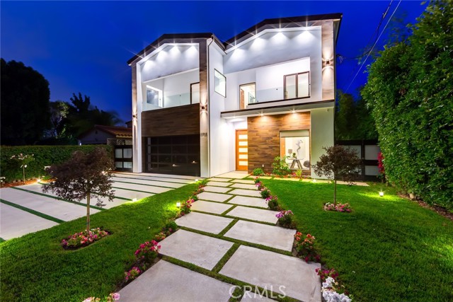 12732 Hortense Street, Studio City CA: https://media.crmls.org/medias/eee44110-5665-4e3a-a10d-72bd71b76985.jpg