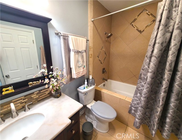 13835 Greenstone Avenue photo 10