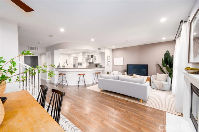 13031 Villosa Place, Playa Vista CA: https://media.crmls.org/medias/eee53069-6c37-4a15-a8ad-0842b366a9f7.jpg