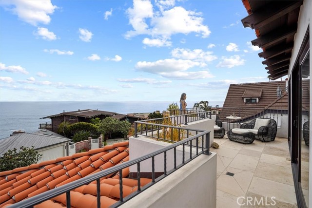 Detail Gallery Image 3 of 42 For 1920 Ocean Way, Laguna Beach,  CA 92651 - 4 Beds | 4 Baths