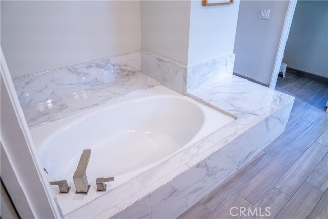 Detail Gallery Image 11 of 15 For 2778 Delpha Ct, Thousand Oaks,  CA 91362 - 5 Beds | 3 Baths