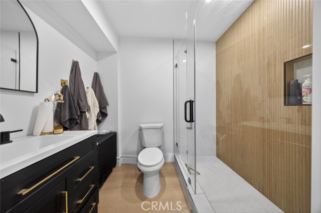 Detail Gallery Image 25 of 33 For 17007 Bassett St, Van Nuys,  CA 91406 - 4 Beds | 2 Baths