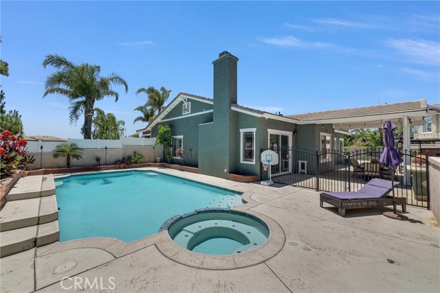 5520 Meadowbrook Court, Rancho Cucamonga CA: https://media.crmls.org/medias/eee72bd2-86ff-442e-bbc6-fd3c4fde7f3e.jpg