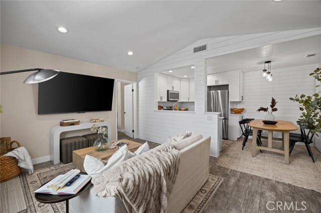 Detail Gallery Image 8 of 22 For 7 Rosa, Rancho Santa Margarita,  CA 92688 - 2 Beds | 2 Baths