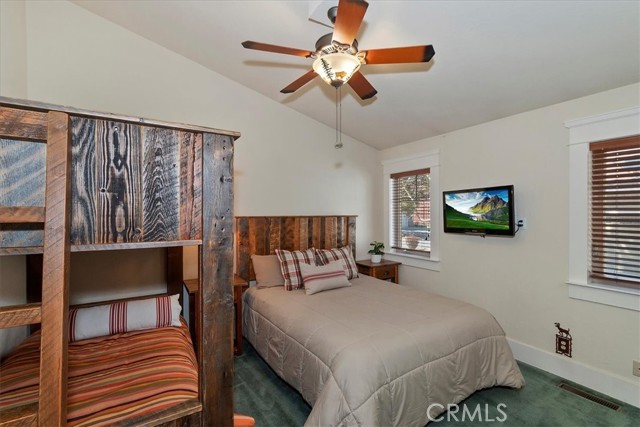 Detail Gallery Image 36 of 50 For 41922 Centre Ct, Big Bear Lake,  CA 92315 - 3 Beds | 3/1 Baths