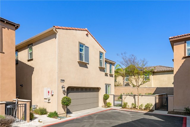 Detail Gallery Image 3 of 45 For 7143 Montecito, Corona,  CA 92880 - 4 Beds | 3/1 Baths