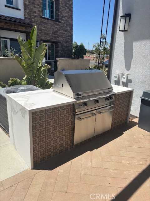 552 Via San Felipe, Camarillo CA: https://media.crmls.org/medias/eee95320-11bf-499b-aab2-dbc775930c2b.jpg