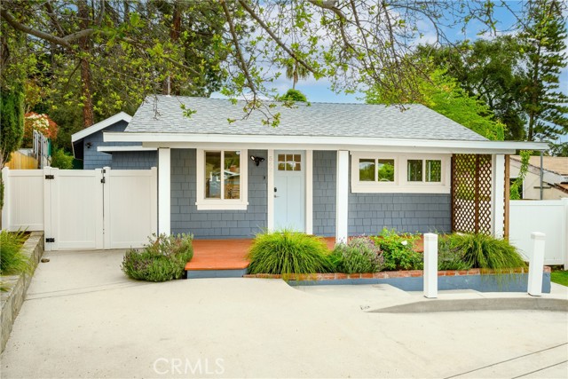 5624 Freeman Avenue, La Crescenta CA: https://media.crmls.org/medias/eee9d7dd-934d-4778-b916-2d7756d5589c.jpg
