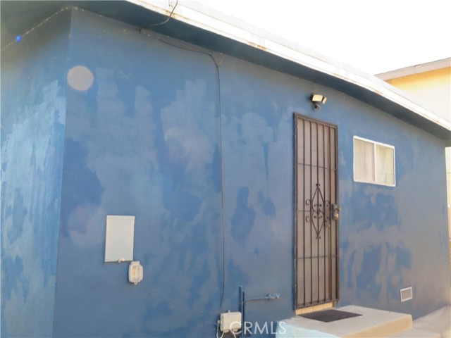 524 Gulf Avenue, Wilmington CA: https://media.crmls.org/medias/eeea40d5-8fae-496d-9f03-2eced7446ab5.jpg