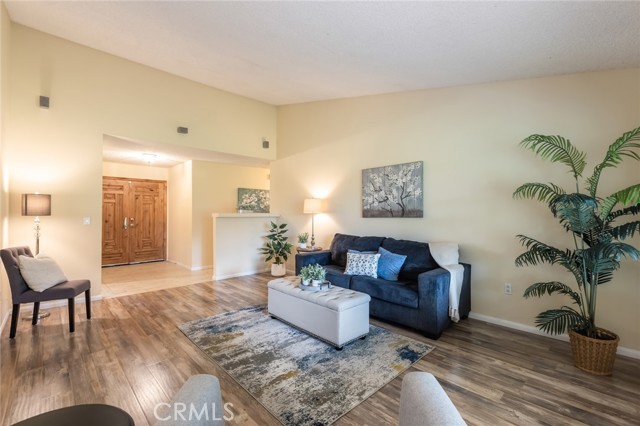 16014 Yarnell Street photo 8