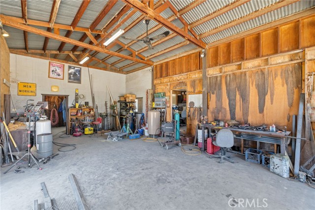 4333 Highway 33, New Cuyama CA: https://media.crmls.org/medias/eeea5ab5-58be-4adc-bc27-7a223b8ed13d.jpg