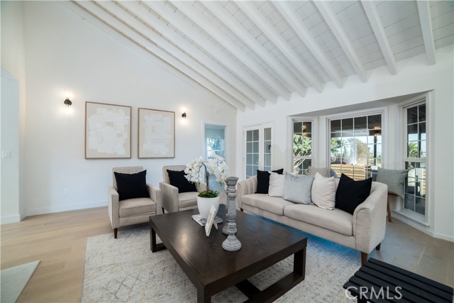 Detail Gallery Image 10 of 44 For 5560 Bradna Dr, Los Angeles,  CA 90043 - 3 Beds | 2 Baths