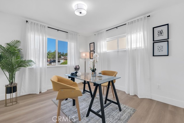 Detail Gallery Image 24 of 41 For 11722 Hayvenhurst, Granada Hills,  CA 91344 - 4 Beds | 3 Baths