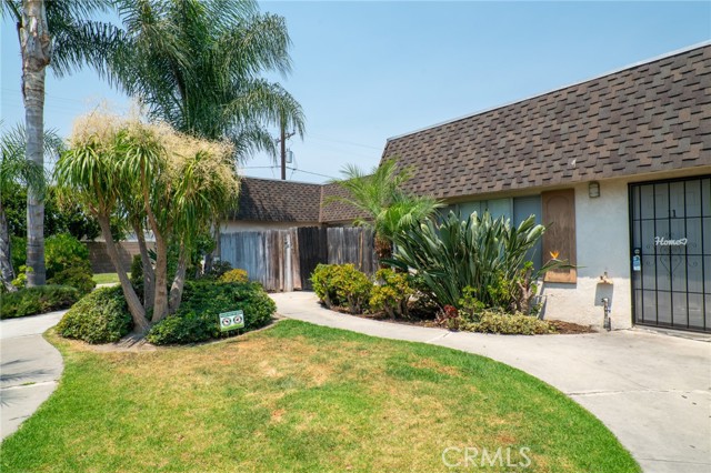 927 S Webster Avenue, Anaheim CA: https://media.crmls.org/medias/eeeb2609-f124-4b38-a9d6-837a00f6937d.jpg