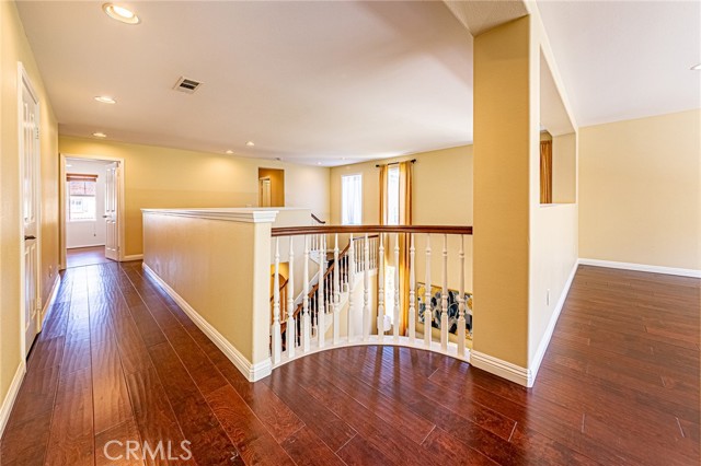 Detail Gallery Image 36 of 62 For 17730 Wren Dr, Canyon Country,  CA 91387 - 5 Beds | 3 Baths