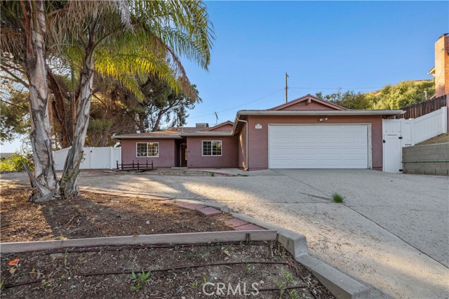 10685 Ledeen Drive, Lakeview Terrace CA: https://media.crmls.org/medias/eeeb772c-22f8-4c37-bcc5-97a68062da89.jpg