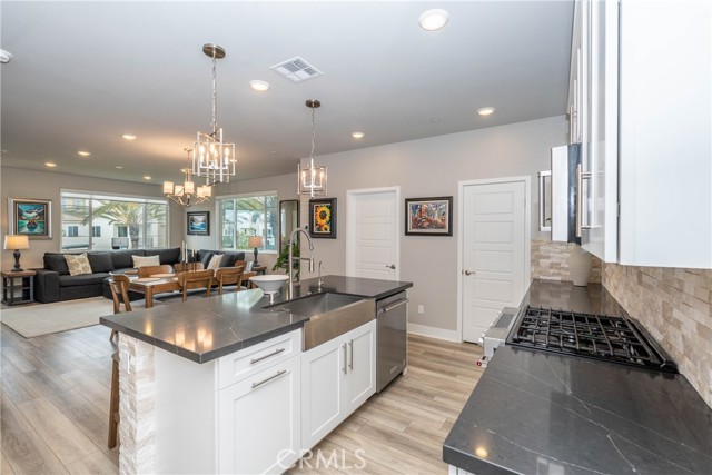 1450 Sea Lane, San Pedro CA: https://media.crmls.org/medias/eeeb8d01-d220-49d6-b083-3f6324653f23.jpg