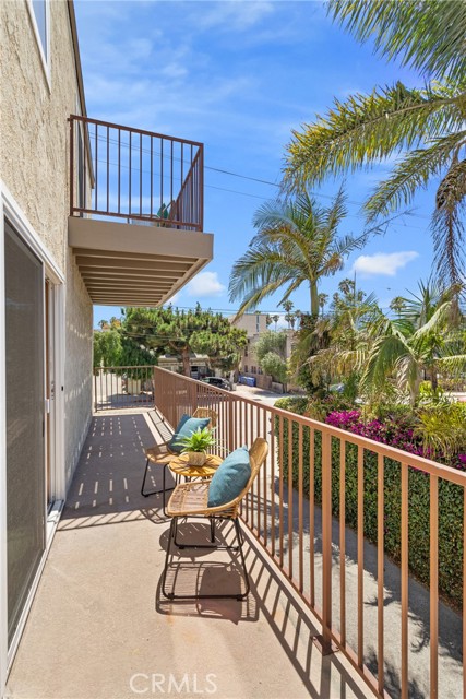 323 Broadway, Redondo Beach, California 90277, 3 Bedrooms Bedrooms, ,1 BathroomBathrooms,Residential,Sold,Broadway,SB23138916