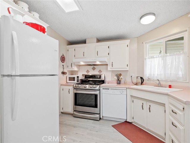 Detail Gallery Image 10 of 29 For 21621 Sandia Rd #32,  Apple Valley,  CA 92308 - 3 Beds | 2 Baths
