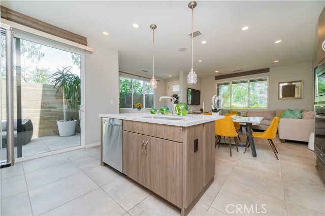 727 Beacon, Irvine CA: https://media.crmls.org/medias/eeed29bc-7de4-4a23-a7a3-3f327330f25e.jpg
