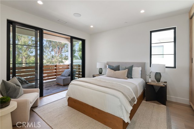 Detail Gallery Image 37 of 65 For 2104 Laurel Ave, Manhattan Beach,  CA 90266 - 5 Beds | 5/1 Baths