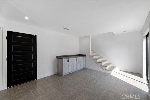 Detail Gallery Image 35 of 57 For 11861 W Flower, Valley Village,  CA 91607 - 3 Beds | 2/1 Baths