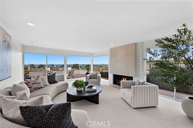 Detail Gallery Image 6 of 61 For 2519 Harbor View Dr, Corona Del Mar,  CA 92625 - 4 Beds | 2/1 Baths