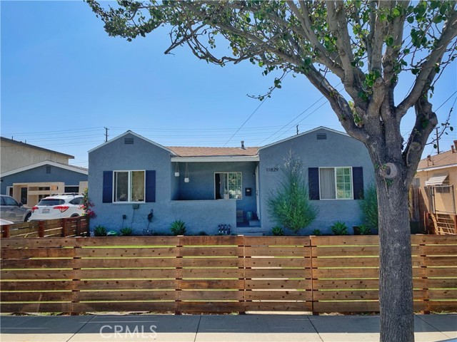 11835 Gale Ave, Hawthorne CA: https://media.crmls.org/medias/eeee01c4-48a4-4de5-92b2-41e1f9e3b3ec.jpg